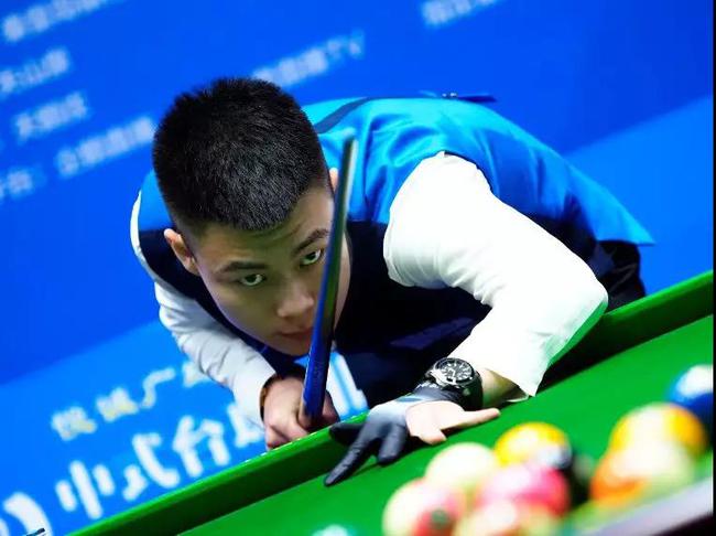 B组中脱颖 B组中脱颖