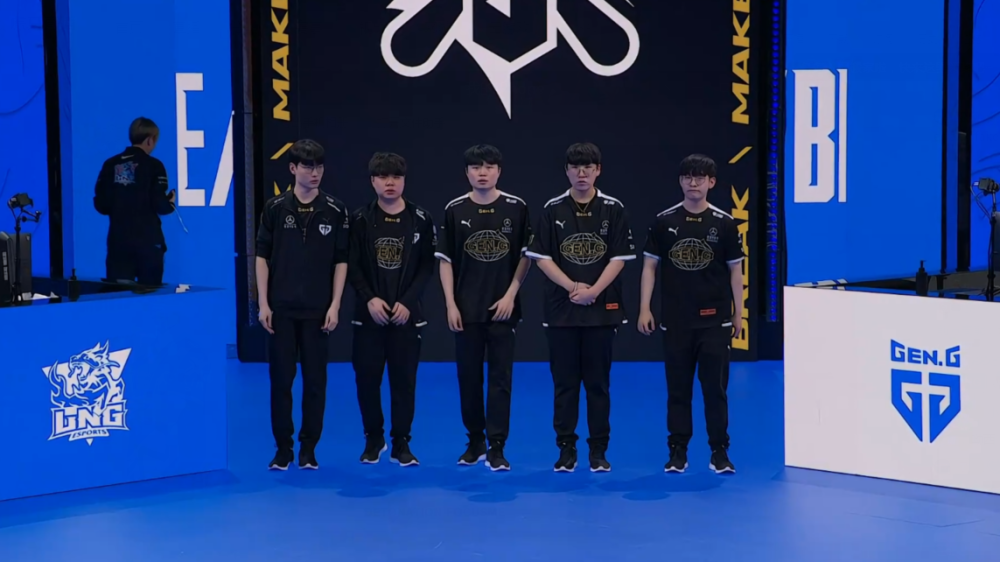 雄鹿裁掉利 雄鹿裁掉利